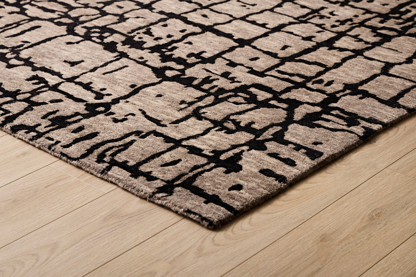 River Noir Rug